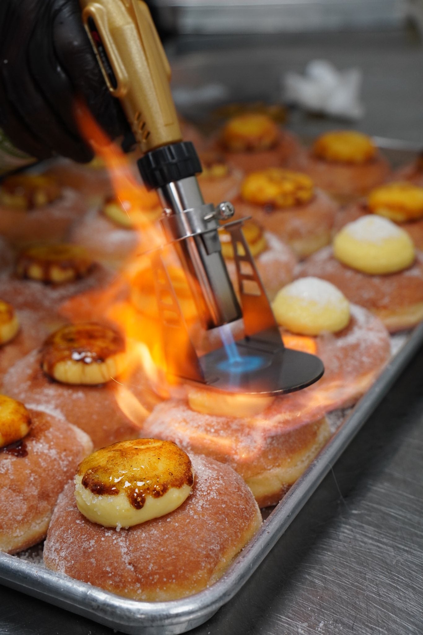 CRÈME BRÛLÉE DONUT